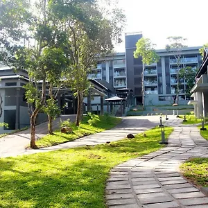 The Mountain Courtyard Resort